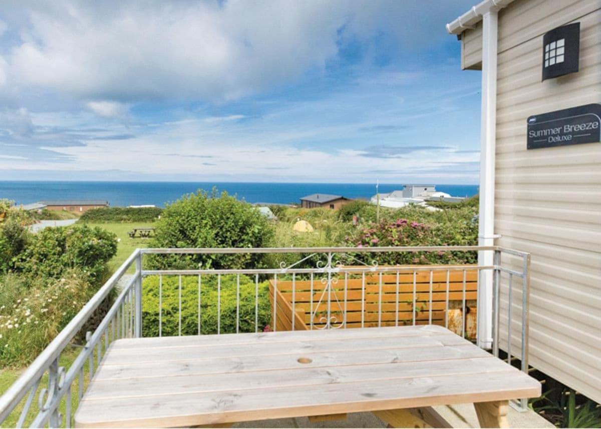 Fishguard Bay Resort Llanllawer 외부 사진