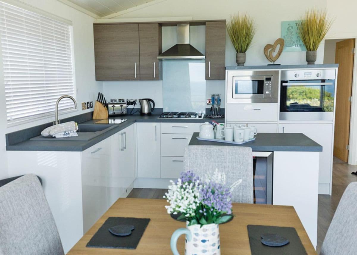 Fishguard Bay Resort Llanllawer 외부 사진