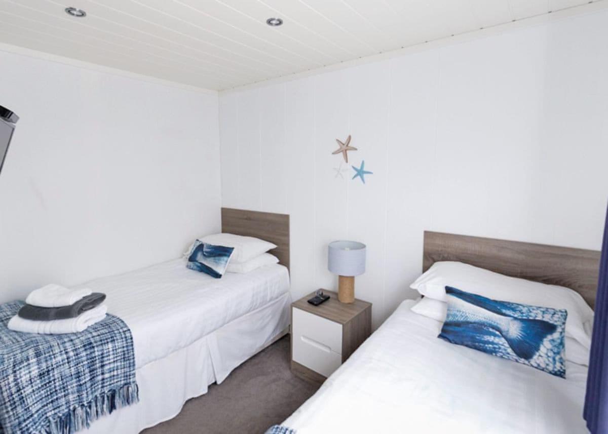 Fishguard Bay Resort Llanllawer 외부 사진