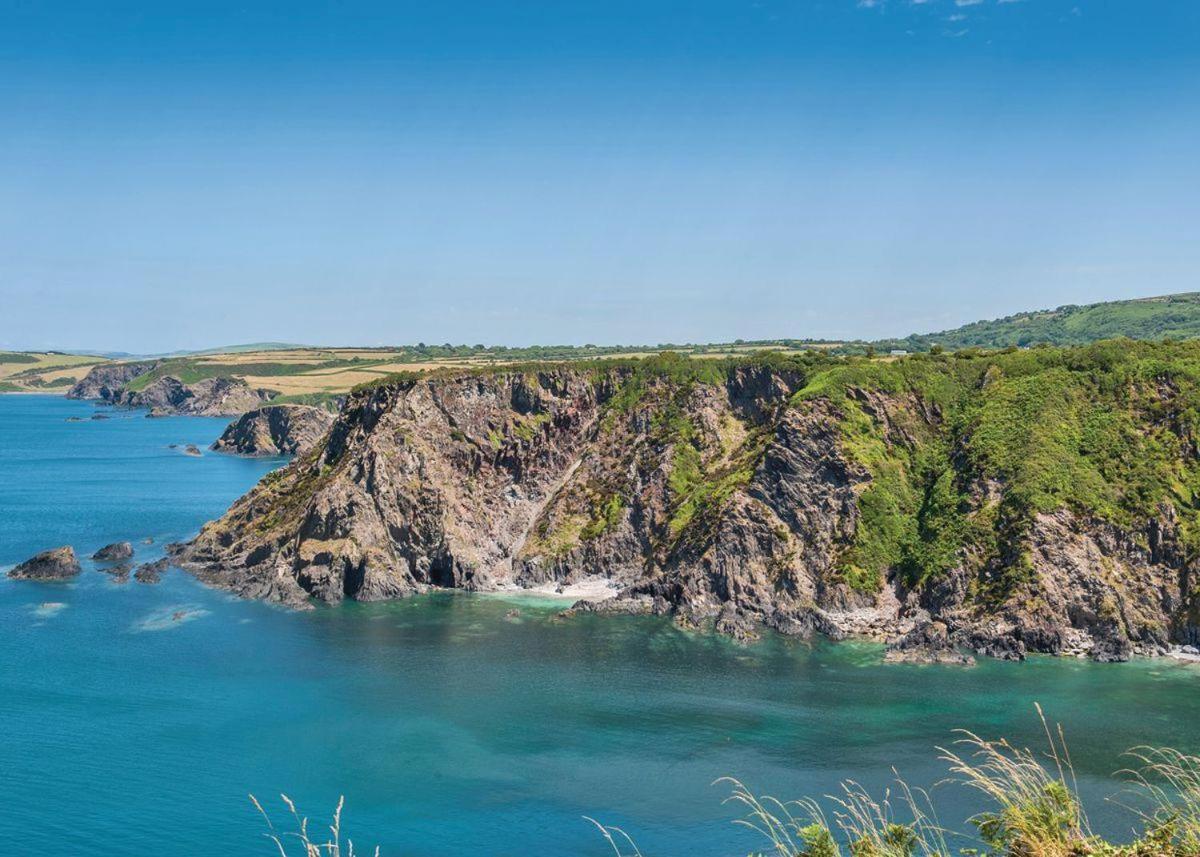 Fishguard Bay Resort Llanllawer 외부 사진